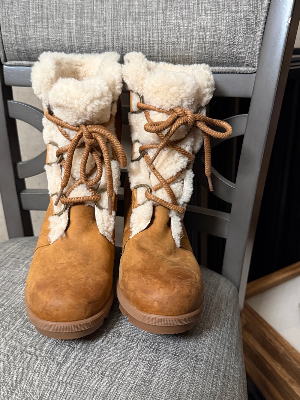 Sorel Women's Tan Shearling Lace-Up Winter Boots
